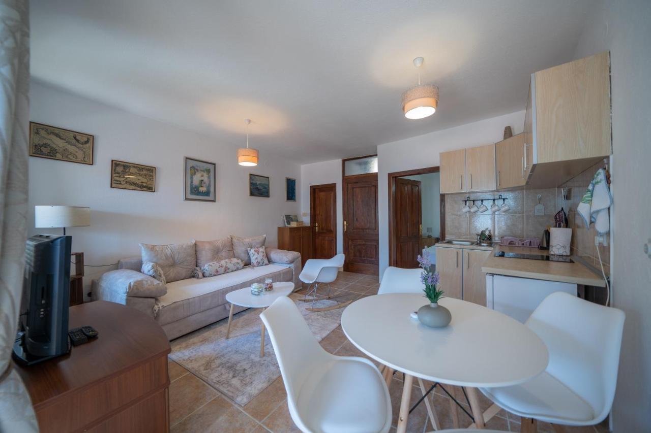 Apartments Franovic Пераст Екстер'єр фото