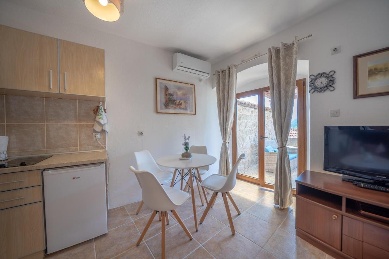 Apartments Franovic Пераст Екстер'єр фото