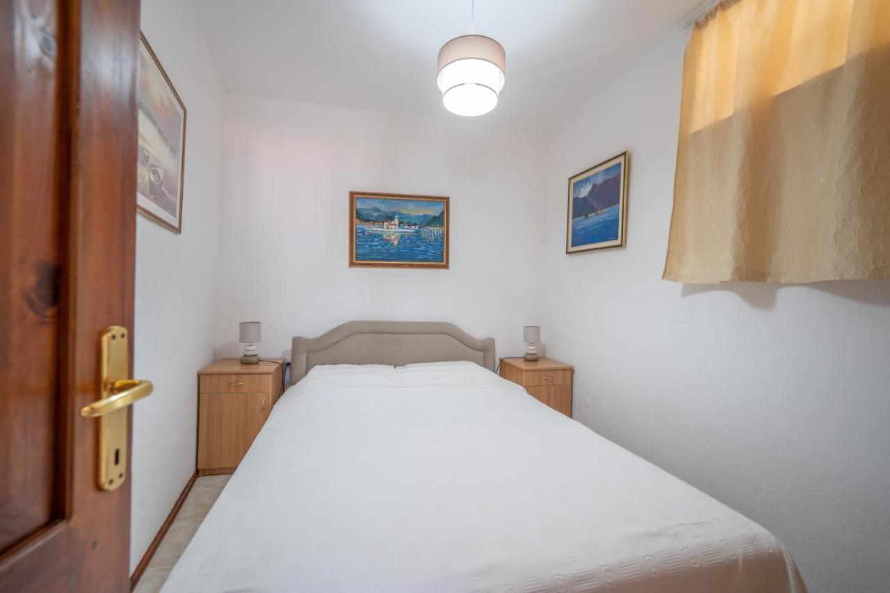 Apartments Franovic Пераст Екстер'єр фото